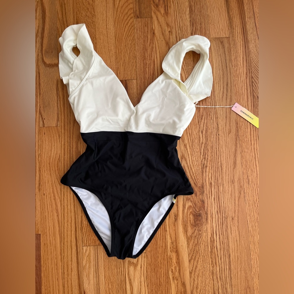 Summersalt Ruffle Back Flip Sea Urchin &White Sand